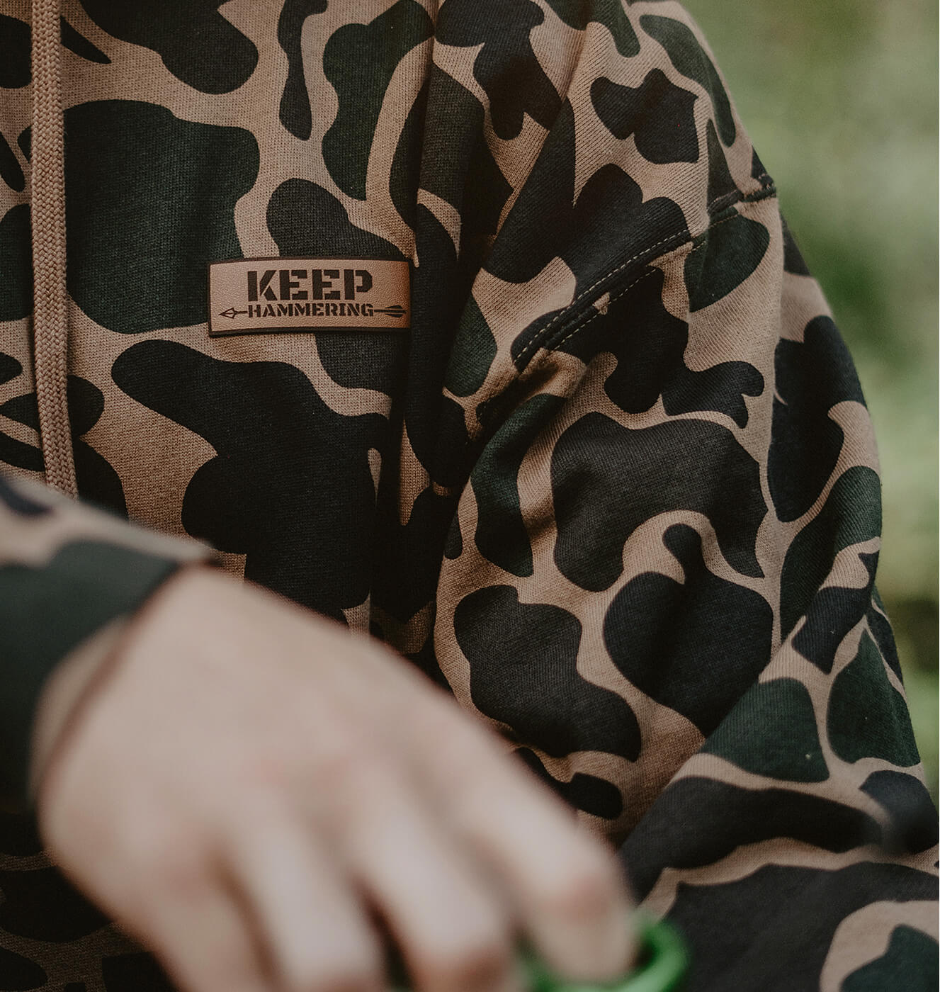 KEEP HAMMERING OG LEGACY HOODIE - Image 8