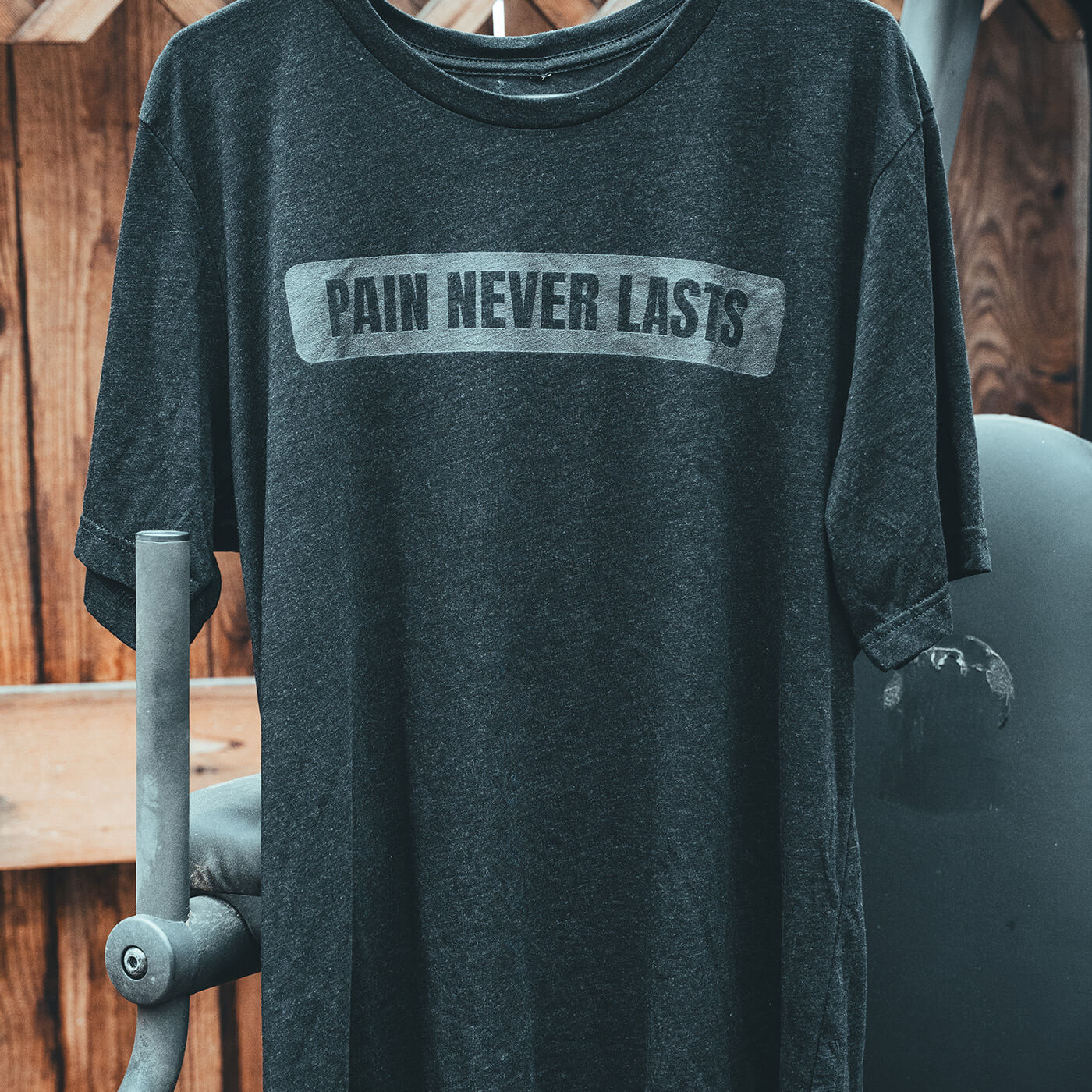 PAIN NEVER LASTS DARK T-SHIRT - Image 4